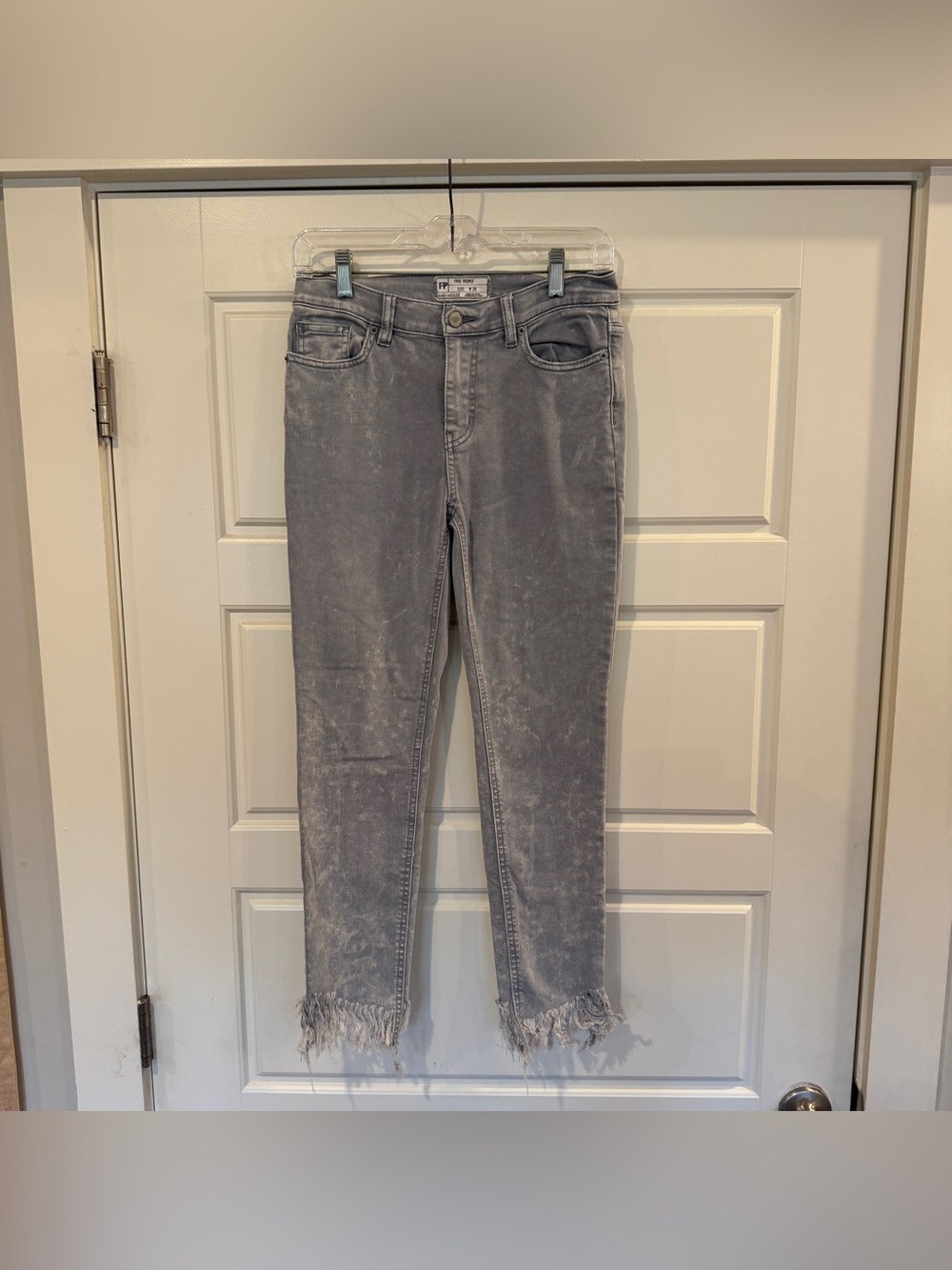 Free People Women’s Jeans Skinny Leg Gray Denim Size 26‎